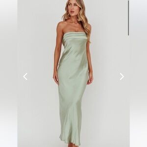 Selfie Leslie pistachio green dress